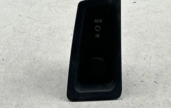 BMW 1 E81 E87 AUX in-socket connector 6930561