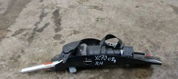Volvo XC70 Front seatbelt