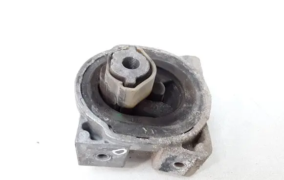 Mercedes-Benz B W245 Engine mount bracket