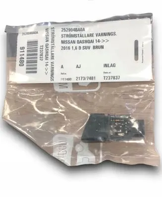 Nissan Qashqai Hazard light switch 252904BA0A