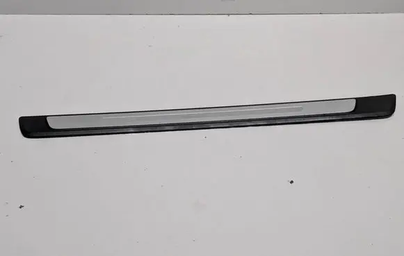 Front sill trim cover