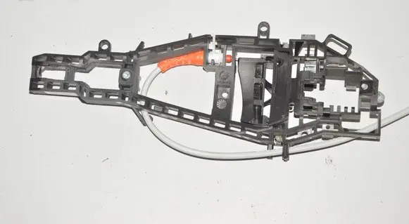 Rear door exterior handle/bracket