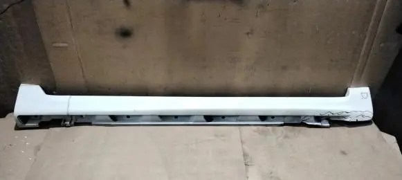 Volvo V70 Sill 39883009
