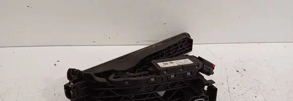 Volkswagen PASSAT B6 Accelerator throttle pedal 1K1721503L 6PV00860000
