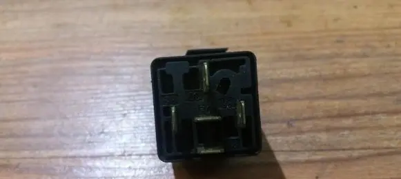 Fiat Uno Other relay 0332204150 085