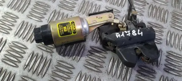 Hyundai XG Tailgate/trunk/boot lock/catch/latch 1570b000 1570-b000