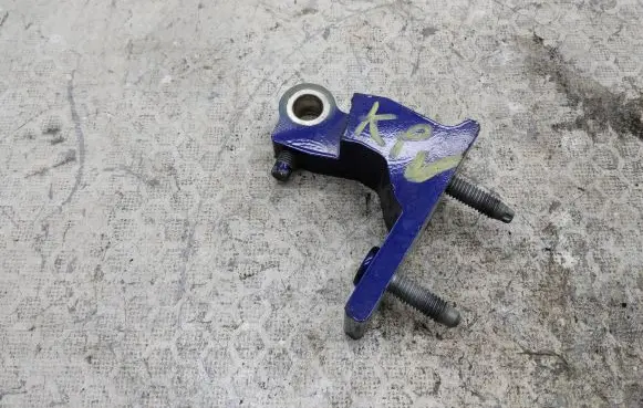 Mercedes-Benz C W205 Front door upper hinge