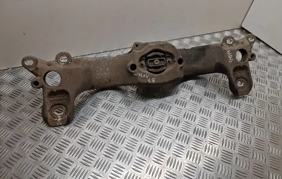 Audi A4 S4 B7 8E 8H Gearbox mounting bracket 8E0399263AG