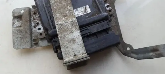 Volvo S40, V40 Engine control unit/module s108212004c