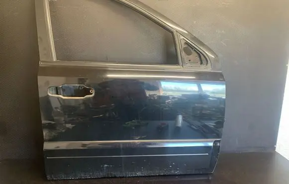 KIA Sorento Front door 