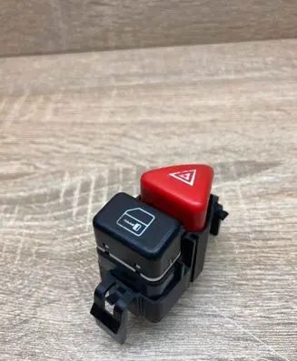 Mercedes-Benz A W168 Hazard light switch A1688201210 33019001