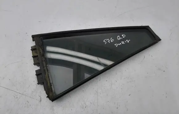 Toyota RAV 4 (XA30) Rear vent window glass 6818842040