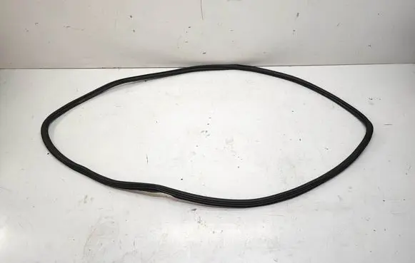 Audi Q7 4M Front door rubber seal 4M0831721A