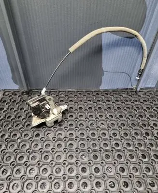 Loading door lock