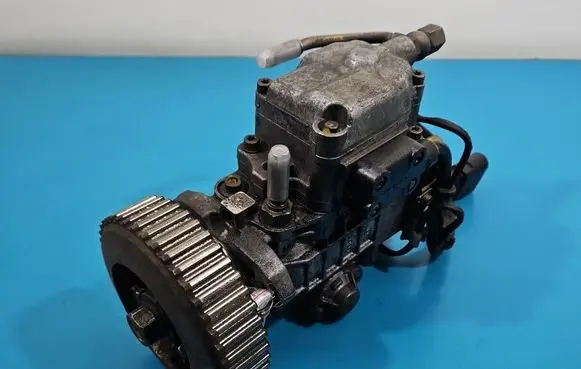 Skoda Octavia Mk1 (1U) Fuel injection high pressure pump 0460404977 IMPRK1545299