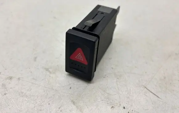 Volkswagen PASSAT B5.5 Hazard light switch 3B0953235D
