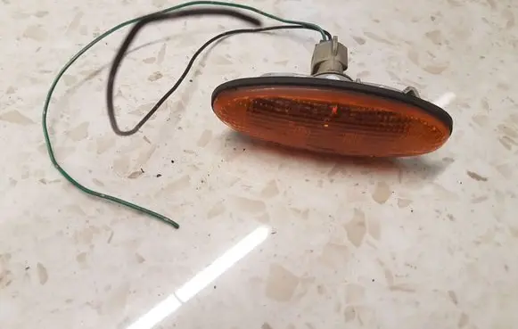 Mazda 323 Front fender indicator light 0464120