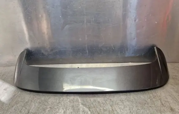 Tailgate/trunk spoiler