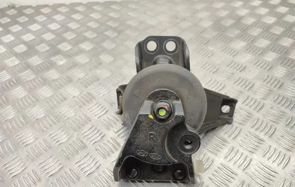 KIA Sportage Engine mount bracket 21815A9000