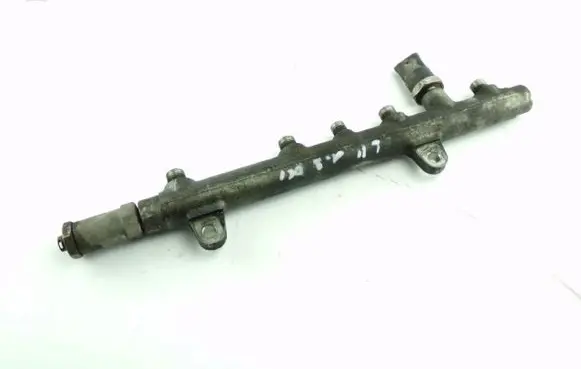 Renault Megane I Fuel injector supply line/pipe 