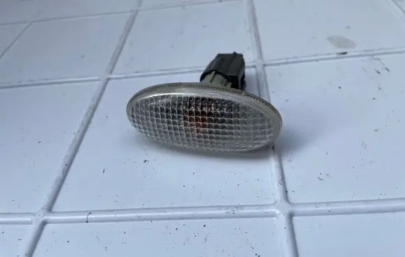 Mazda 3 I Front fender indicator light P2829