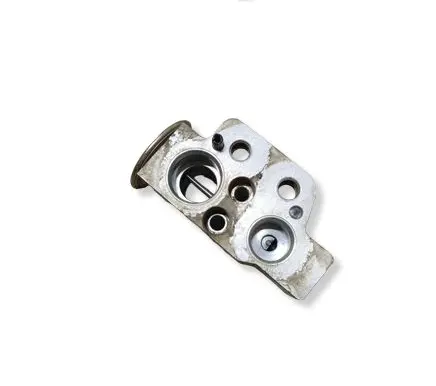 Volkswagen PASSAT B6 Air conditioning (A/C) expansion valve 1K0820679 F666902ZF