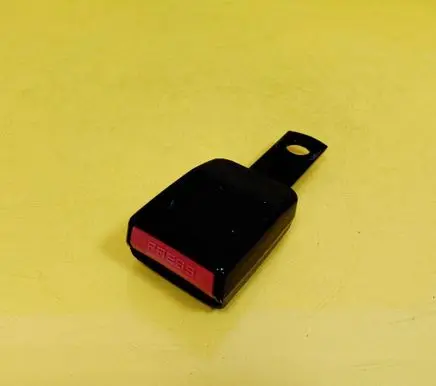 Peugeot 1007 Rear seatbelt buckle 