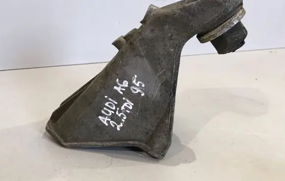 Audi A6 S6 C4 4A Engine mounting bracket 4A0199307A