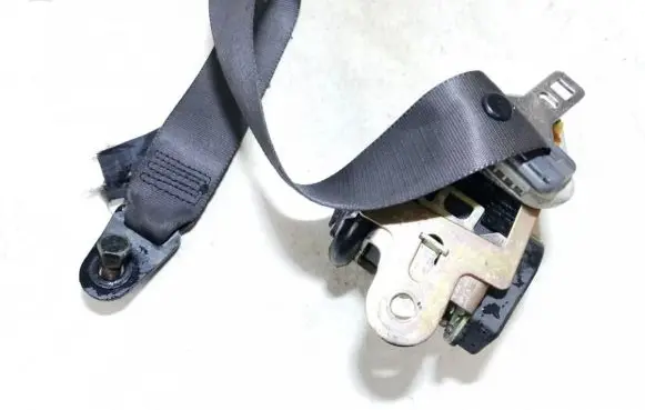Mazda 323 F Front seatbelt 566311001