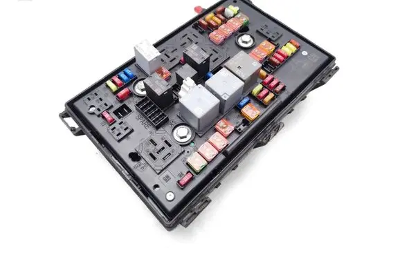 Opel Astra J Fuse module 13449204