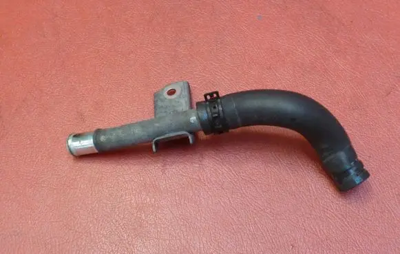Nissan X-Trail T30 Engine coolant pipe/hose