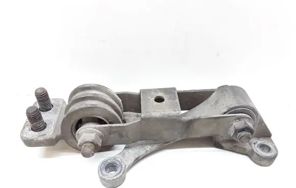 Engine mount bracket