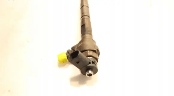 Audi A4 S4 B8 8K Fuel injector 0445110369