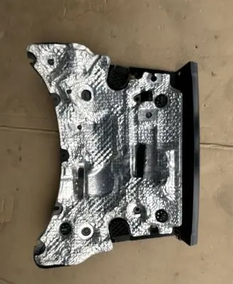 Volkswagen Touareg II Heat shield in engine bay 7P6819523