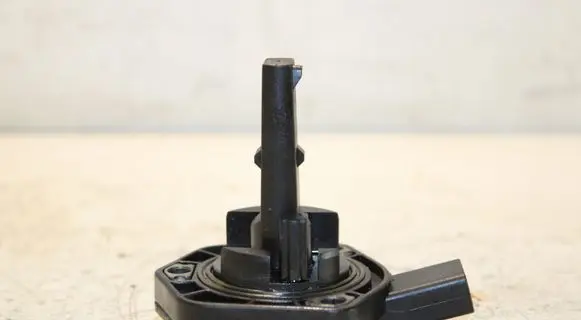 Volkswagen Golf V Oil level sensor 1J0907660C