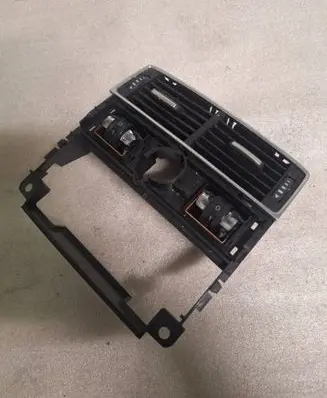 Audi A8 S8 D3 4E Rear air vent grill 4E0819203A