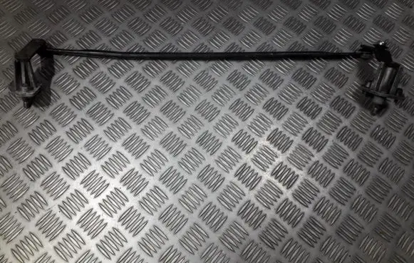 KIA Carens I Front wiper linkage and motor
