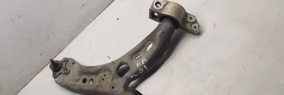Volkswagen PASSAT B7 Front lower control arm/wishbone