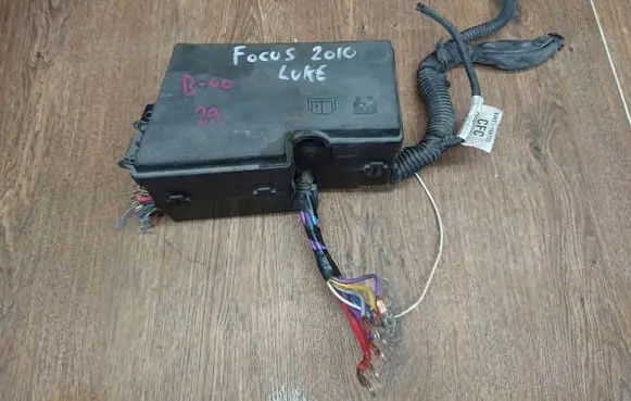 Ford Focus Fuse box set BV6T14K733