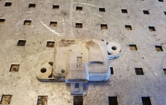 Nissan X-Trail T30 Airbag deployment crash/impact sensor 09136123