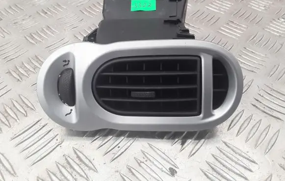 Renault Modus Dashboard side air vent grill/cover trim 4622616 4622617