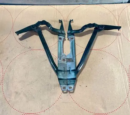 Audi A8 S8 D2 4D Tailgate/trunk/boot hinge
