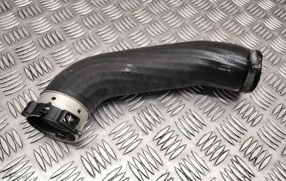 Volvo V70 Intercooler hose/pipe