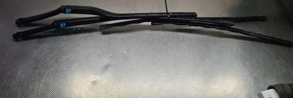 Audi A3 S3 8P Front wiper blade arm 8P1955408A 8P1955407