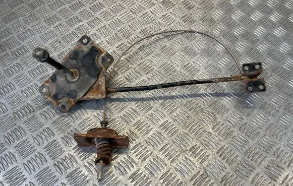 Hyundai Santa Fe Spare wheel mounting bracket 