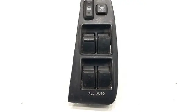 Toyota Avensis T250 Electric window control switch 84820-05100