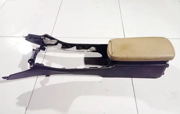 Lexus IS 220D-250-350 Armrest 5881153060 58811-53060