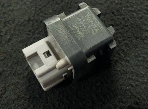 Mini One - Cooper R50 - 53 Glow plug pre-heat relay 2861067010 1567000671 MA0E1M