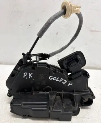Volkswagen Golf VII Front door lock 45810180