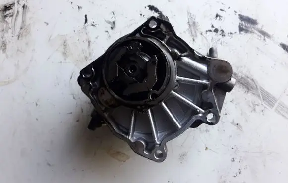 Opel Insignia A Vacuum pump